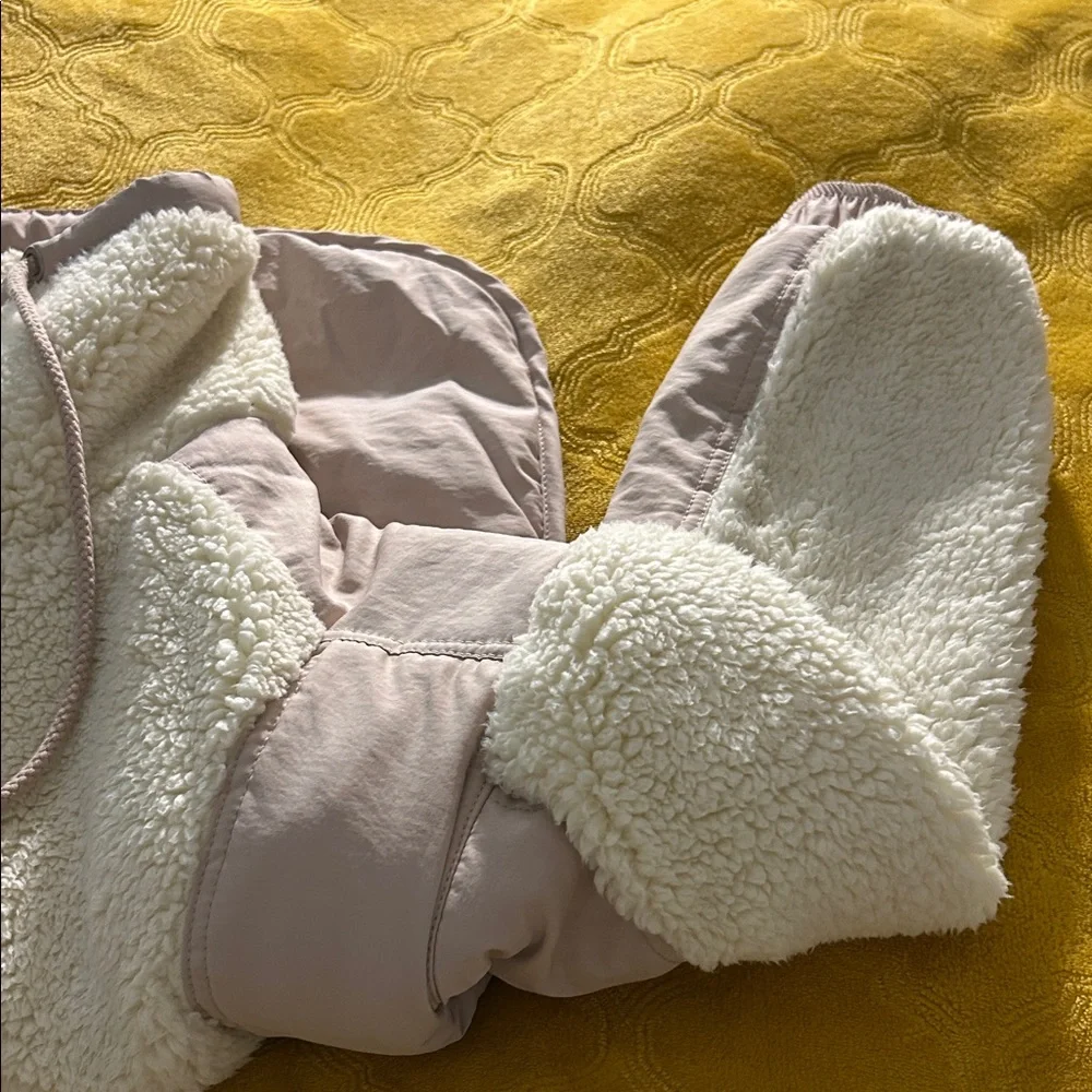 Beige Sherpa Jacket by Anthropologie, size Small daily practice - Picture 6 of 10